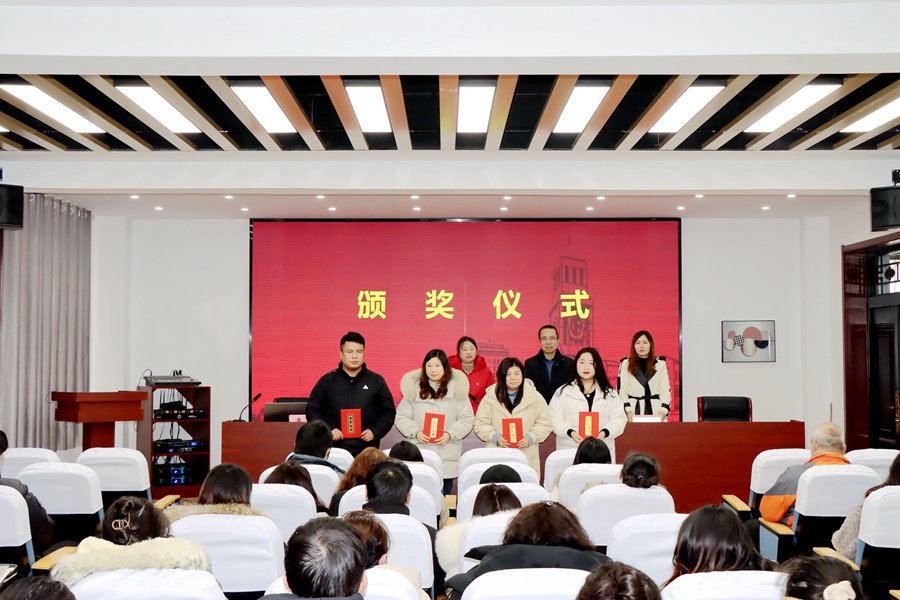 无码人妻丰满熟妇护士A片