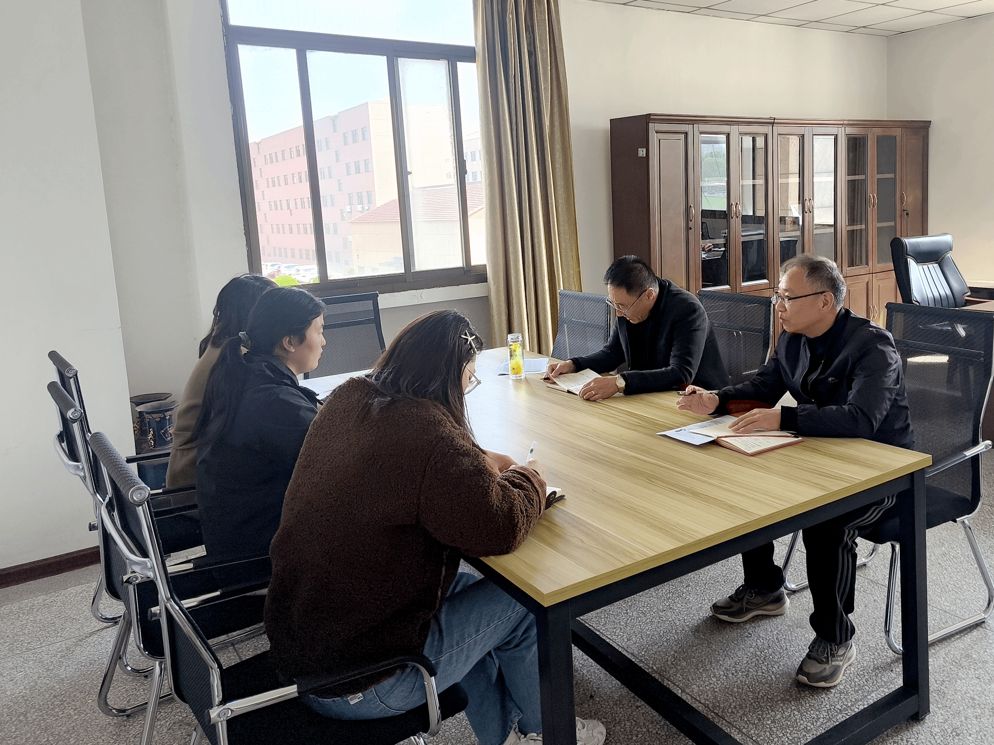 无码人妻丰满熟妇护士A片