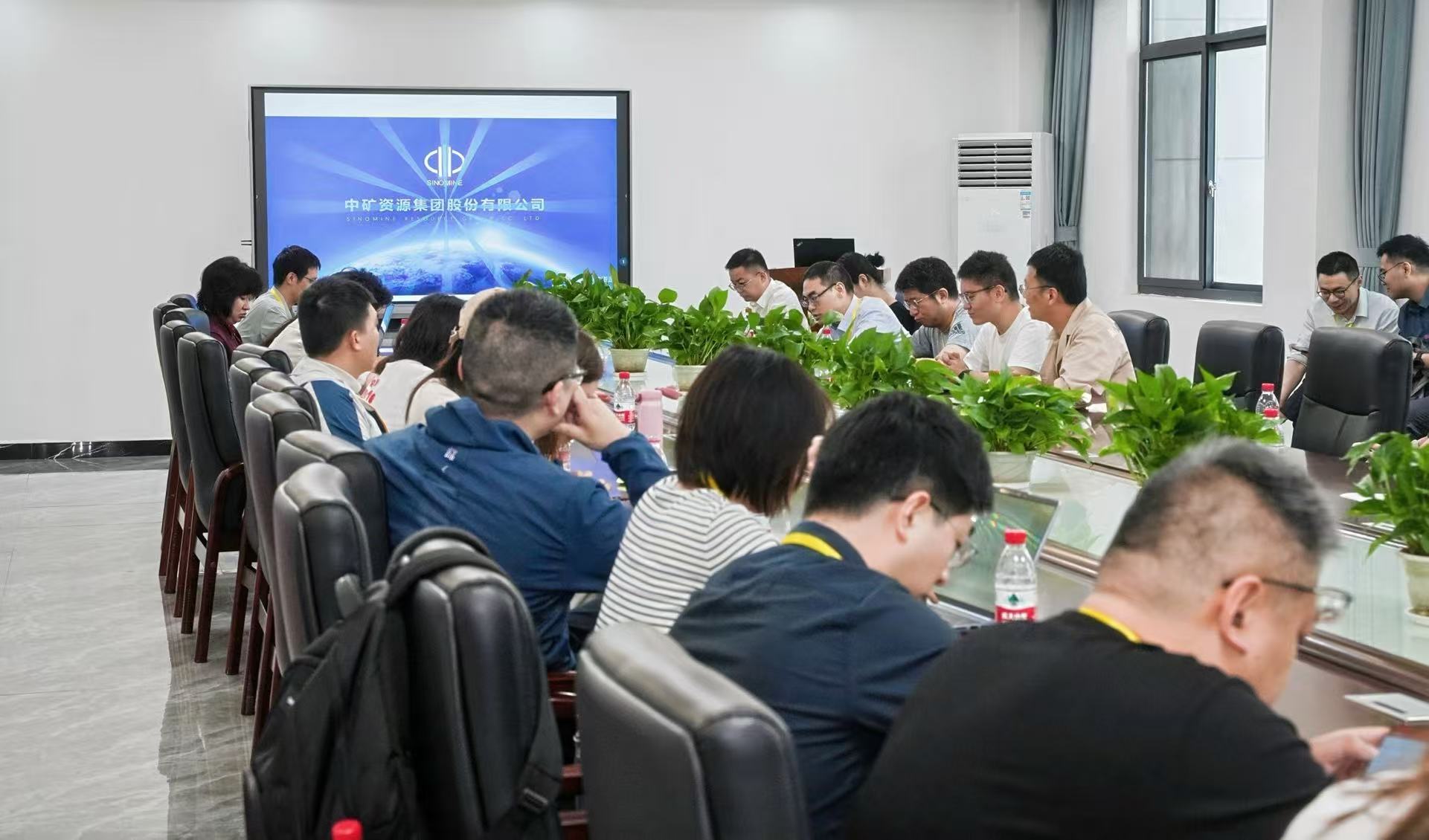 &ldquo;锂&rdquo;想同行 共筑未来 | 投资者代表团走进中矿资源（江西）锂业有限公司